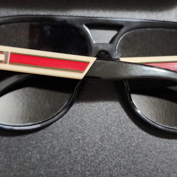 Gucci Black and Red Designer Sunglasses - Picture 7 of 10